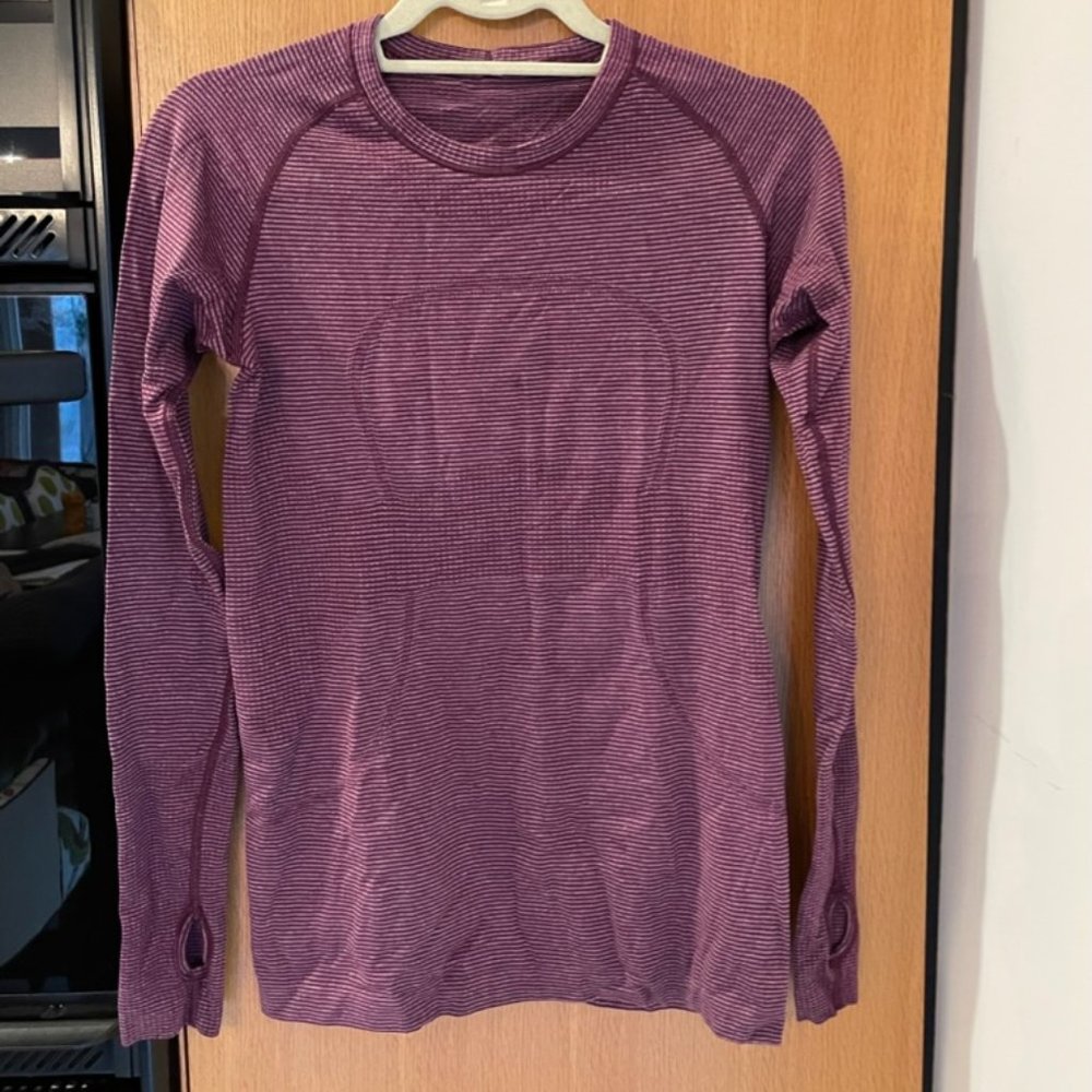 Lu Lu Lemon long sleeve workout top